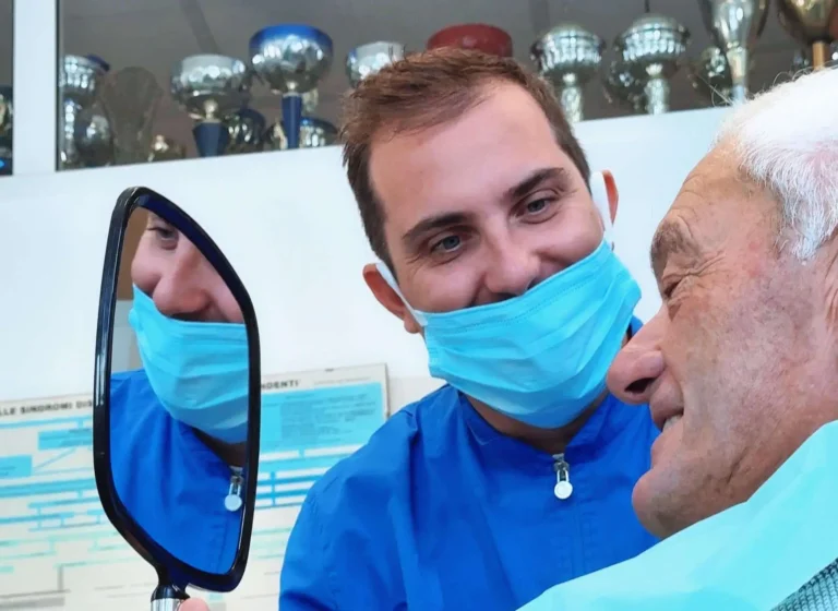 Impianto Dentale a Massa Carrara Image description